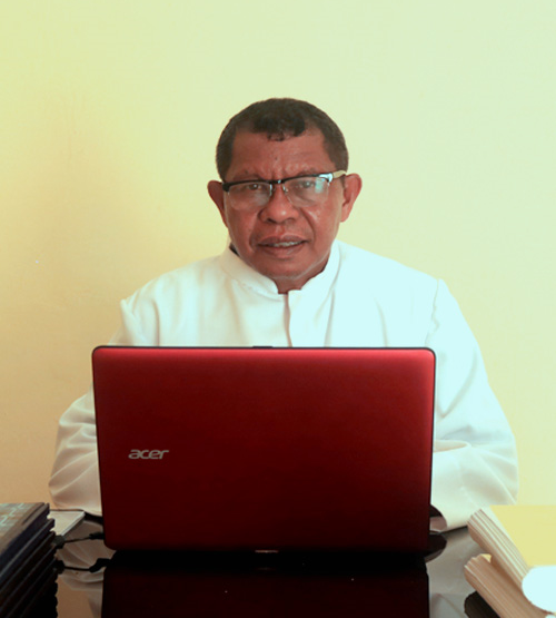 Kepala Sekolah SMKS Katolik Bina Karya Larantuka